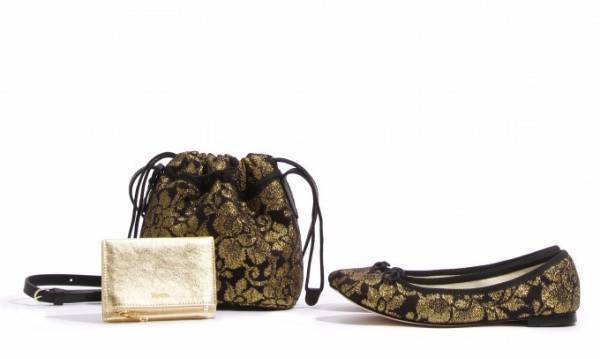 レペットのクリスマス、黒地にゴールド刺繍の花が咲くバレリーナシューズやポシェット