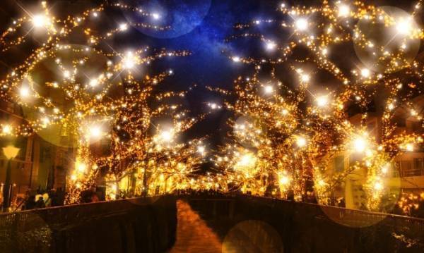 「中目黒ジュエルドーム 2017」目黒川沿いがオレンジゴールドとスノーホワイトで染まる