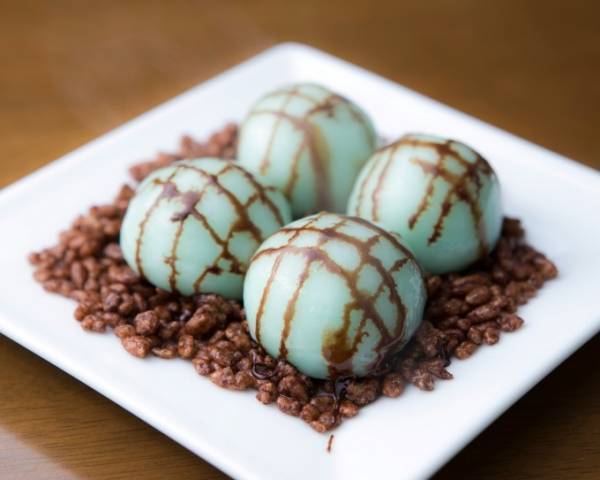 「Wa! 菓子展」あべのハルカス近鉄本店で - カラフル白玉や、顔が隠れるビッグわたがしなど