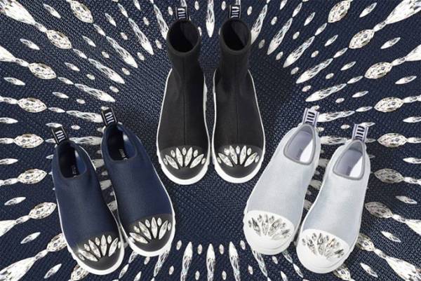 ミュウミュウのスニーカー「ミュウラン」から新作、ネオプレンアッパーにビジューをデザイン