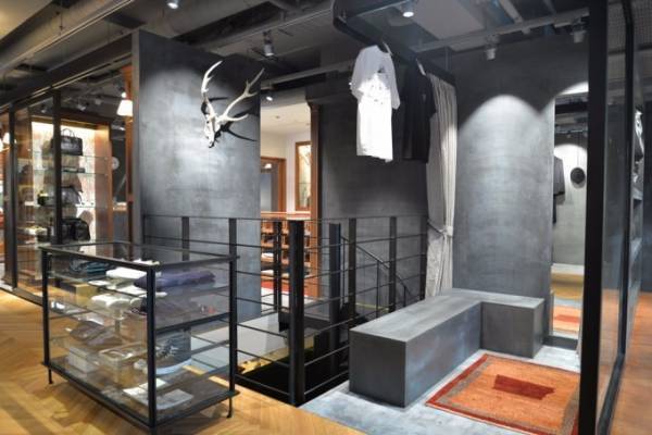 吉田カバン直営店「ポーター表参道」リニューアルオープン、コラボ商品や限定アイテムなど