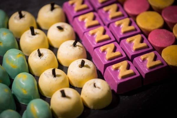 ラッシュの新作バスオイル - チョコレートのような甘いルックス&シアバターの潤い