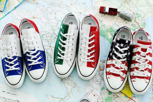 コンバースから国旗柄のオールスター、両足でアメリカ・イタリア・オランダを表現