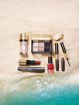 ボビイ ブラウン“カプリ島”から着想した春コスメ、チョコ＆微発泡ワインがイメージのリキッド ライナー