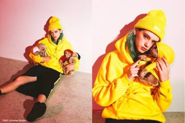 X-girlを着たE.T.ぬいぐるみが限定発売 - お揃いカラーのパーカーも