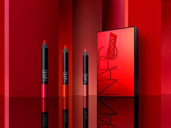 「NARS ナーズイスト リップペンシルトリオ」限定発売、オレンジレッドなど3色のマットなリップ