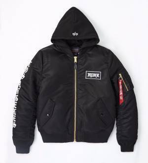 ジャスティン・ビーバー×アルファ・インダストリーズ、“BIEBER"の文字を配したMA-1