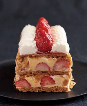 キハチにて苺のナポレオンパイ＆苺づくしコースが登場 - 前菜からメイン、デザートまで苺を使用