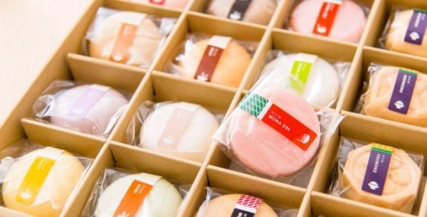 ニュウマン お正月の厳選手土産、縁起のいいムースサンドや海鮮あふれるご褒美ちらし