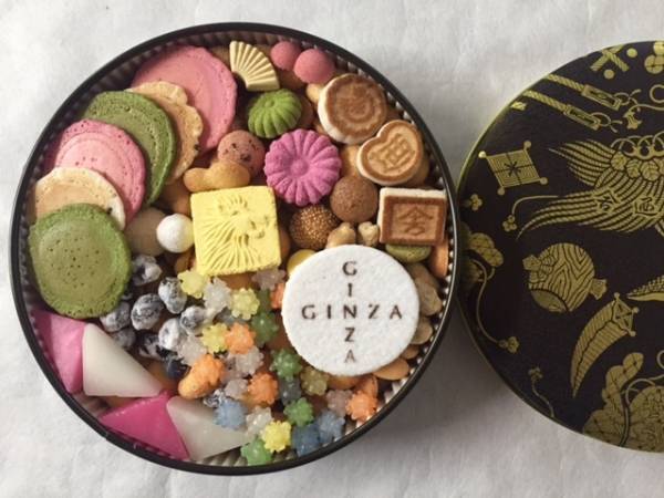 銀座三越の「正月和菓子」戌モチーフの飴やきびだんご、くす玉からは双六のサプライズも