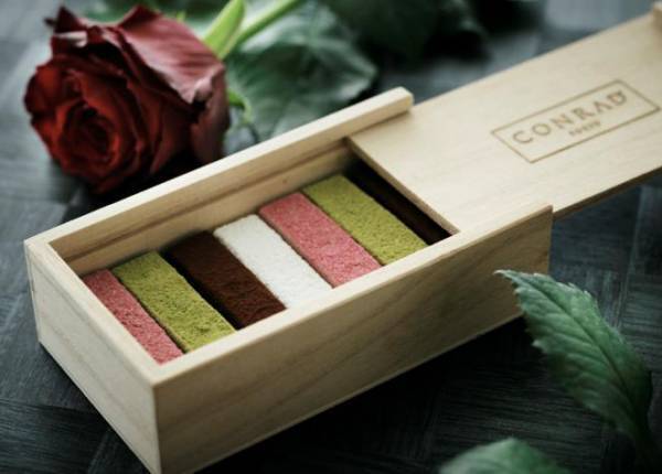 コンラッド東京のバレンタインスイーツ、木箱入り4色の生チョコ＆ハート型チョコバー