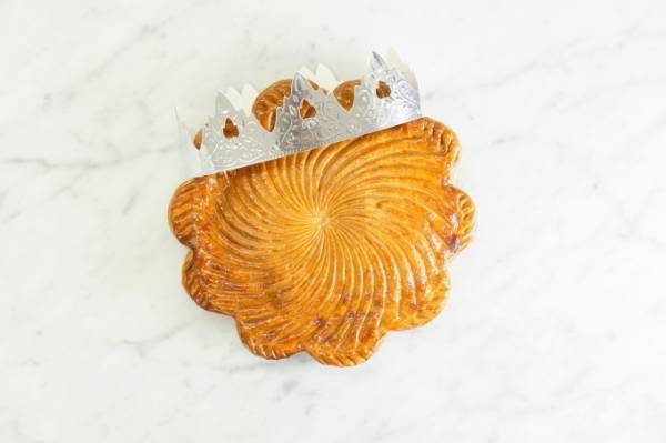 メゾンカイザー「ガレット デ ロワ」1年の幸運を試す“ラッキーチャーム”付き