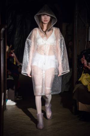 イクミの限定ショップが池袋パルコに、過去のアーカイブ＆人気アイテムをセール価格で販売