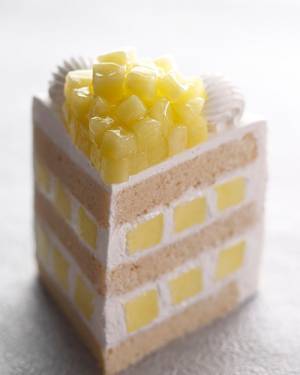 「エクストラスーパーメロンショートケーキ」ホテルニューオータニで、高級メロン1/3個使用