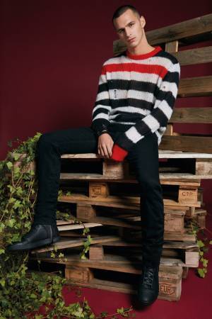 ディーゼル 2017年秋冬コレクション - 日没後の森に満ちるグランジのエネルギー