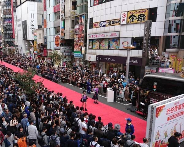 渋谷の路上がランウェイに！「SHIBUYA RUNWAY」松井愛莉も登場