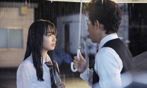 漫画『恋は雨上がりのように』が映画化、小松菜奈×大泉洋のW主演