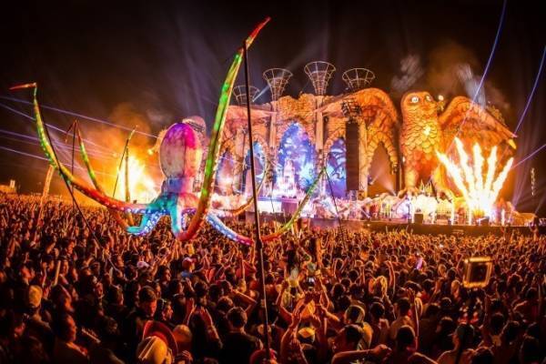 EDMフェス「EDC Japan 2018」千葉・幕張で - スティーブ・アオキ、ディプロら出演