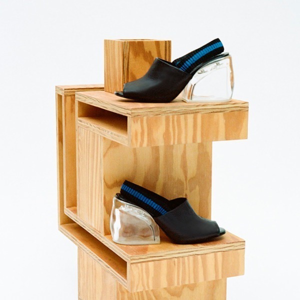 3.1 フィリップ リム 新作バッグ＆シューズ、透明ヒールのミュールやショッパーバッグ