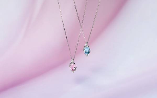 スタージュエリー春の新作 - 宝石を花びらに見立てたネックレスや、チェインが揺れるピアス