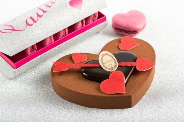 ラデュレのバレンタイン 情熱の赤いハートを飾ったチョコケーキ ハート型マカロン 18年1月15日 ウーマンエキサイト 1 3