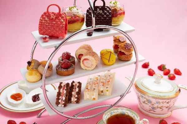 いちごスイーツ食べ放題の「ストロベリーカーニバル」ロイヤルパークホテルで開催