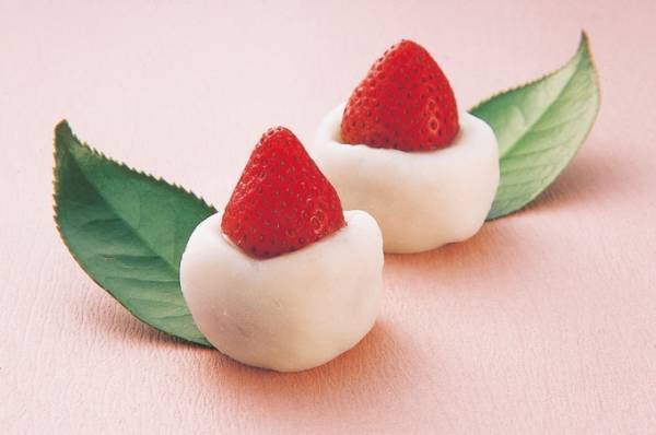 大丸東京店“いいいちごの日”にちなんだ「苺フェア」ふんわり苺大福や苺ミルクあんみつ