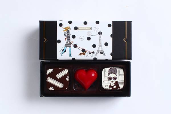 LA発チョコ「コンパーテス」×ヴィア バス ストップ、パリジェンヌを描いたコラボチョコ