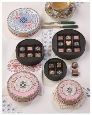 ベルギー発「ドゥバイヨル」のバレンタイン - 18世紀フランスのバラ園に着想を得たショコラ