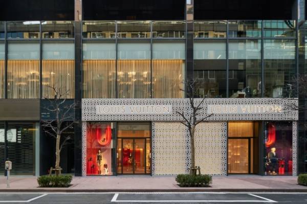 ルイ・ヴィトン 銀座並木通り店が移転オープン - ”おみくじ”から着想を得た新作バッグを限定発売