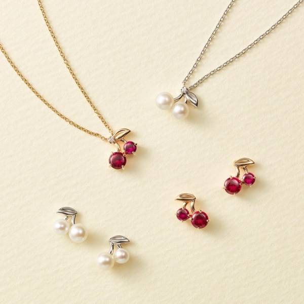 スタージュエリー ガールの春限定ネックレス＆ピアス、「さくらんぼ」をパールやルビーで表現