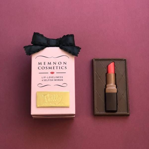 メムノン×フィリー チョコレートのリップチョコ - ビター、キャラメルなどパーツごとに異なる味わい
