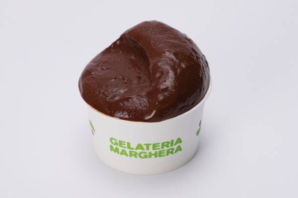 ジェラテリア マルゲラのバレンタイン限定ジェラート、自家製金柑ソース入りチョコフレーバーなど