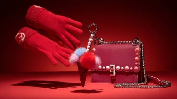 フェンディから旧正月を祝うカプセルコレクション、幸運の象徴"レッドカラー"のバッグや財布