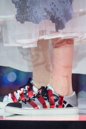 アヴァン コンバース 18年春夏シューズ - メタリックや大胆カラーで”ごちゃ混ぜ感”を表現