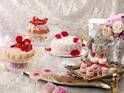 マリーアントワネットがテーマの夜スイーツブッフェ、薔薇のケーキや苺のムース - 横浜で開催