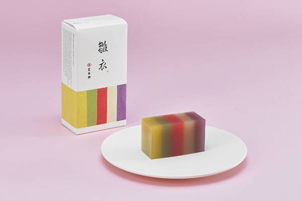 とらやの「雛まつり」和菓子、“お雛様の衣”をイメージした羊羹＆桜と橘をデザインした道明寺羹