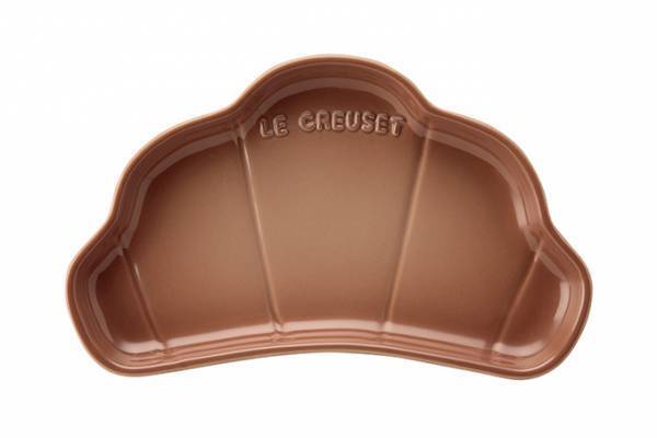 ル・クルーゼ「パン」がテーマの鍋や食器、クロワッサンやバゲット型プレートなど