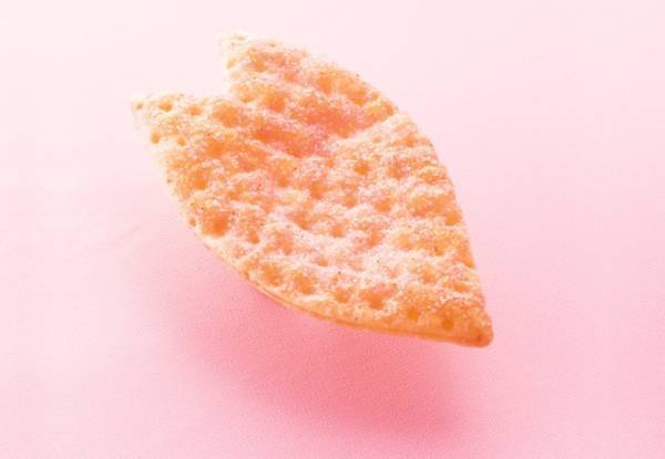 銀のぶどうから春恒例の「さくらパイ」桜葉とバターが香る限定パイ