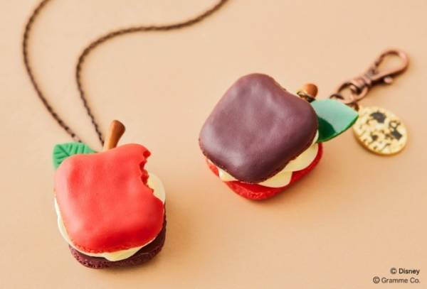 Q-pot.のディズニー「白雪姫コレクション」から新作、リンゴマカロンのネックレス＆チャーム