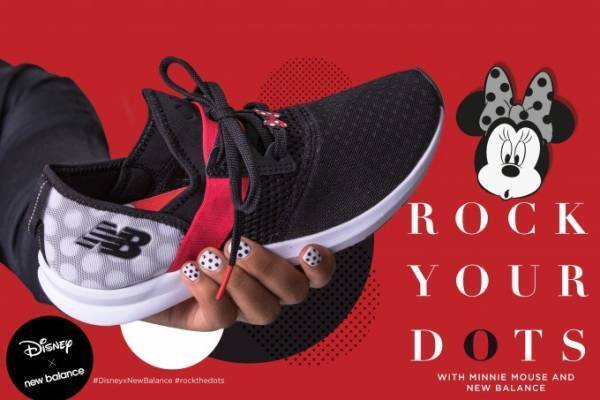 ニューバランスからミニーマウスをイメージしたドット柄シューズ - リボン型のレースキーパー付き