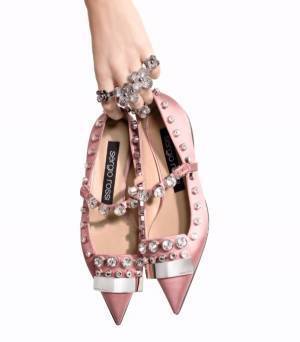セルジオ ロッシの新シューズ「SRメリージェーン」クリスタルスタッズ×パウダーピンクのシルクサテン