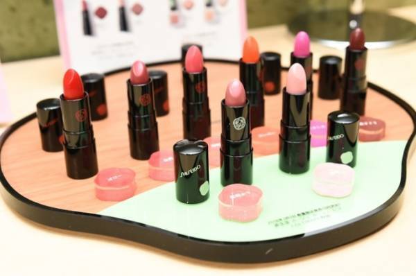 SHISEIDOミニコスメ「ピコ」桜羊羹&葛饅頭にインスパイアされた限定口紅＆ネイル