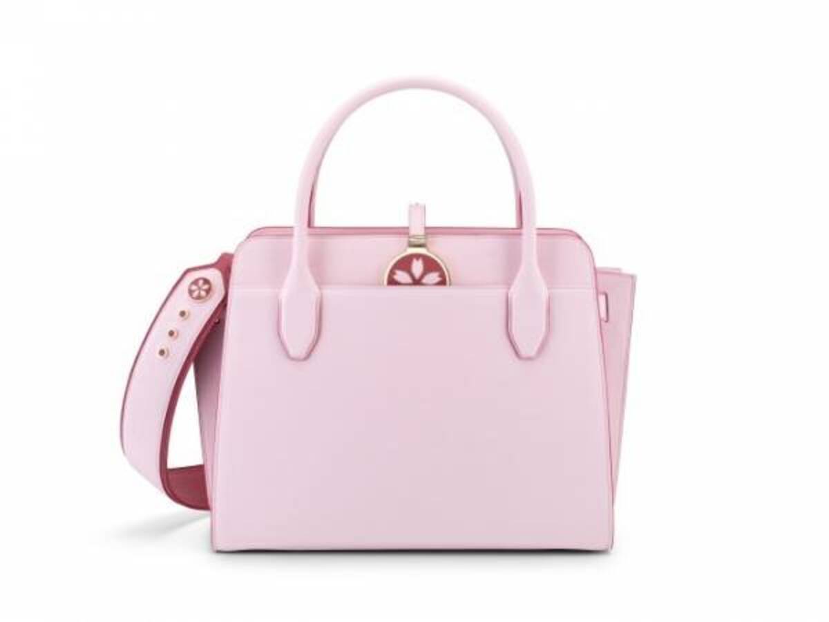 ブルガリの ブルガリ ブルガリ アルバ バッグ から 桜カラーの日本限定モデル 18年2月19日 ウーマンエキサイト