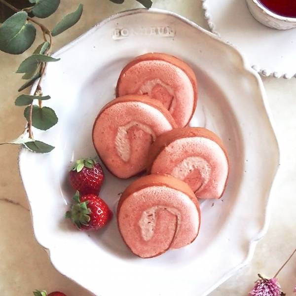 モンシェールのホワイトデー、イチゴ味の限定プティロール＆ハート型フィナンシェセットなど