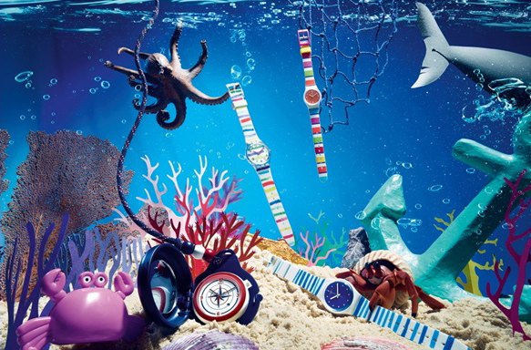 スウォッチから“地中海”が着想源の新作ウォッチ、海やサンゴ礁の色合い＆水中コンパスモチーフ