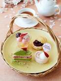 アフタヌーンティー・ティールーム春限定スイーツセット、桜パフェや苺ロールケーキ - パンやギフトも