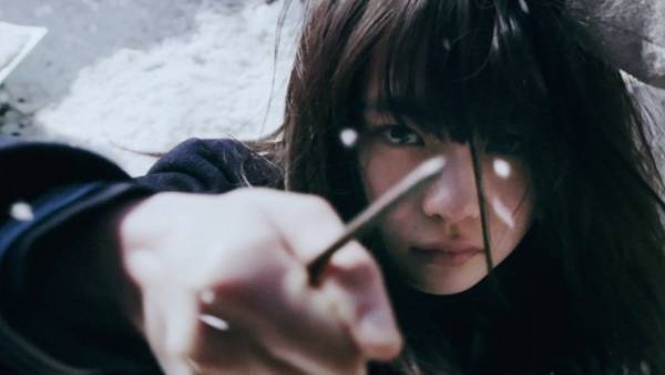 漫画『ミスミソウ』が実写映画化、壮絶ないじめを受けた少女の復讐劇を描くトラウマサスペンス