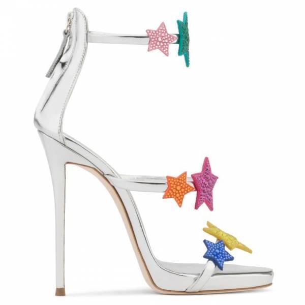ジュゼッペ・ザノッティの新作カプセルコレクション、"スター"がモチーフのヒールやサンダル