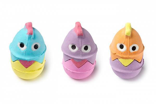 ラッシュのイースター - 金色のエッグ型バスボムやニンジンソープなど